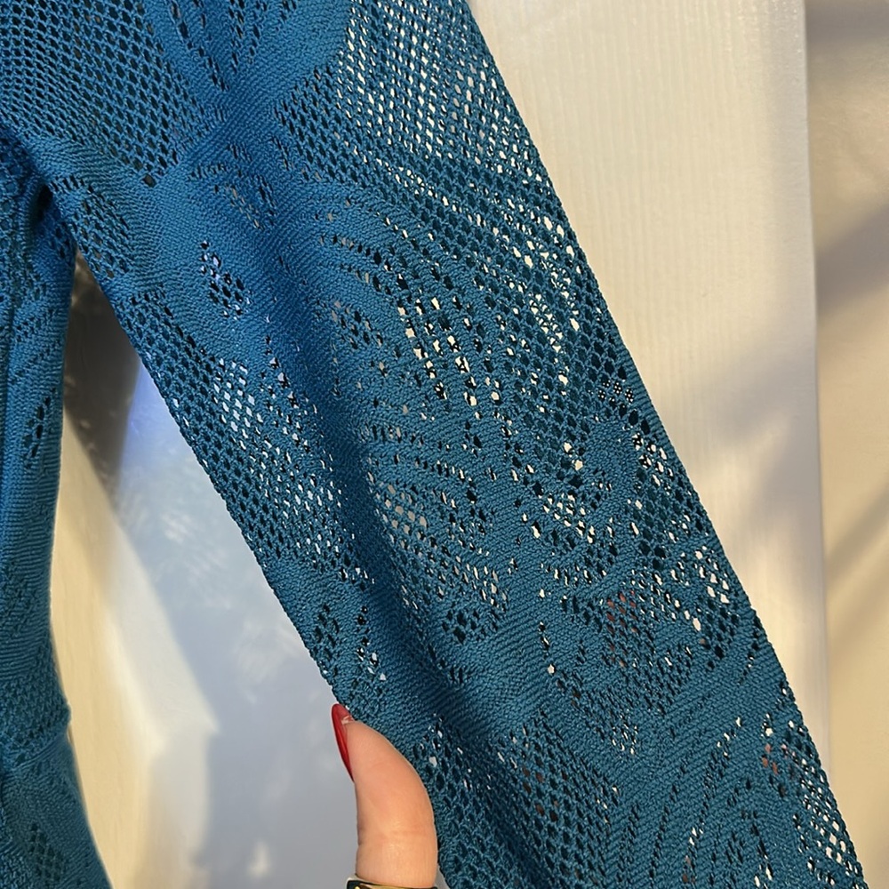 NWT Lily Pulitzer Teal Lace Wrap Dress with built in shorts. Size Medium. - Picture 8 of 11